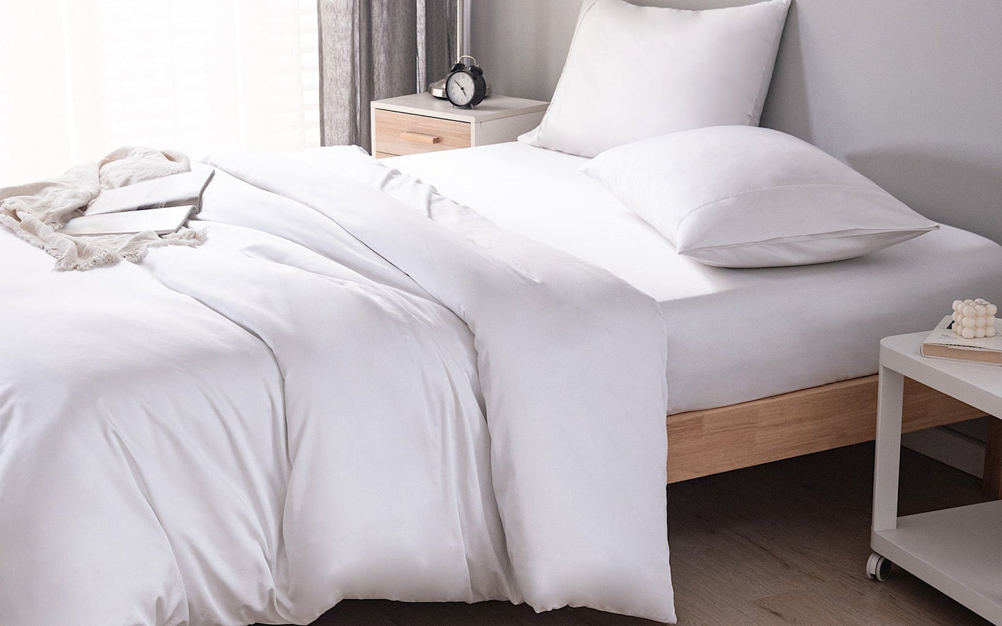 White Super King Size GF 100% Organic Bamboo 300tc Luxurious sateen weave Bedding Set Duvet Cover, Extra Deep 40cm Fitted Sheet, 2 x Pillow Cases
