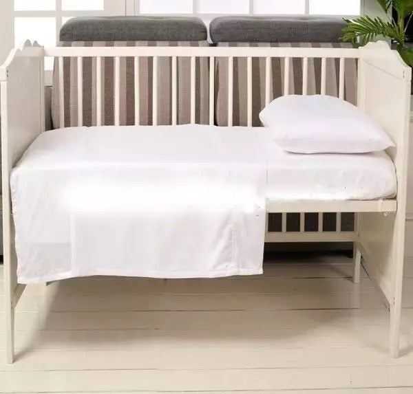 GF 100% Organic Bamboo Baby & Toddler Cot Bed Bedding Set 4 Pieces 300tc Luxurious sateen weave Duvet Cover, Fitted sheet, Flat Sheet, Pillowcase